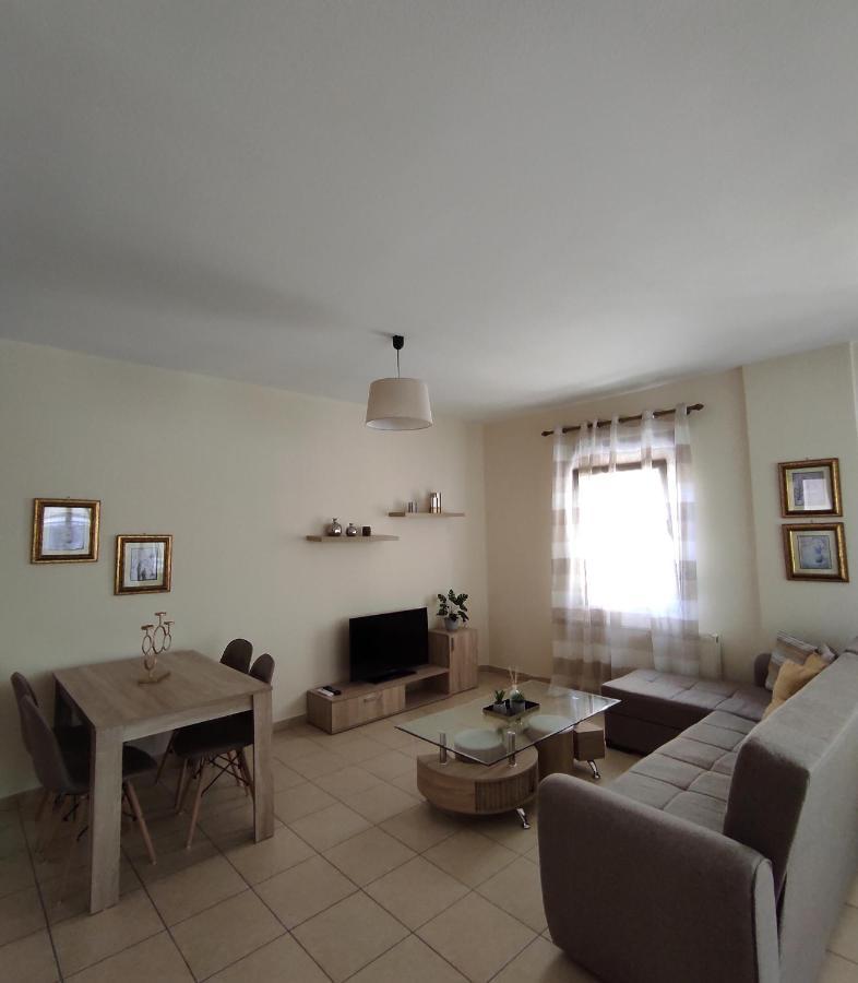 הוילה Néa Péramos Elena House מראה חיצוני תמונה