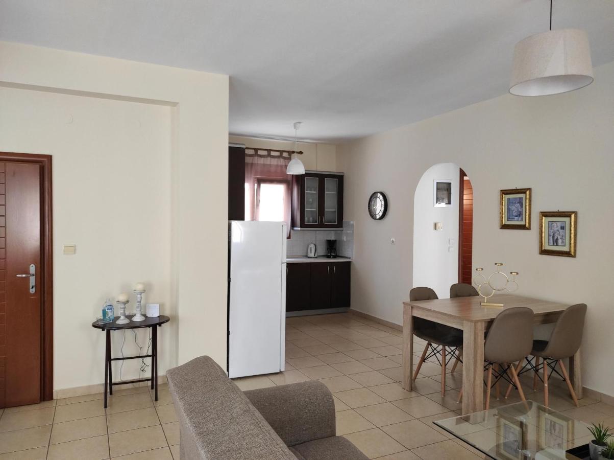 הוילה Néa Péramos Elena House מראה חיצוני תמונה